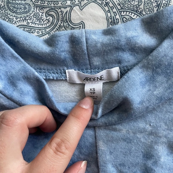 Crop tops - Picture 8 of 12